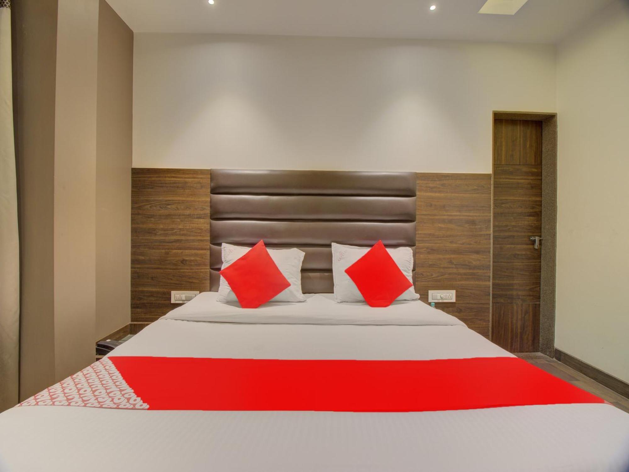 Sāngli Oyo 35844 Hotel Lotus Residency מראה חיצוני תמונה